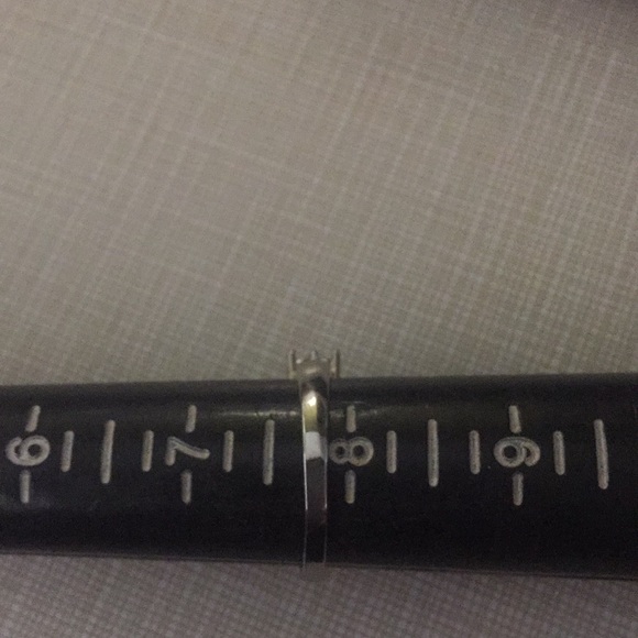 Classic designed Blue Topaz Ring - Picture 12 of 12